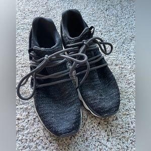 Sorel black tennis shoes